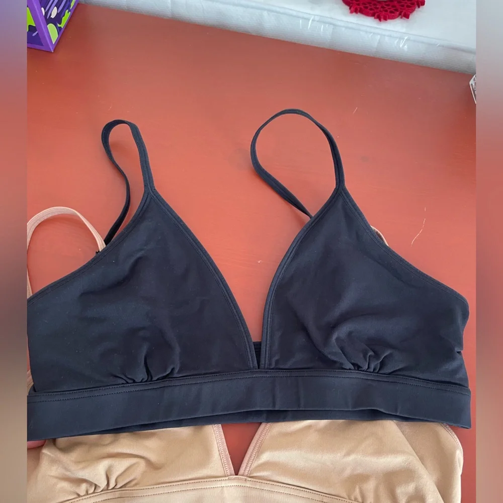 Uniqlo Women's Intimates Set - Black, Tan, and Pink